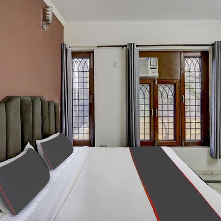 古尔冈 Capital O Uk House Residency酒店 外观 照片