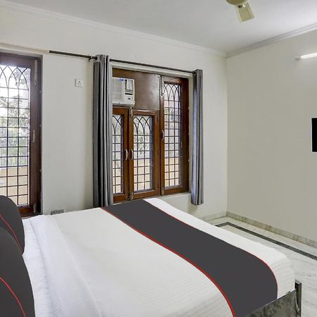 古尔冈 Capital O Uk House Residency酒店 外观 照片
