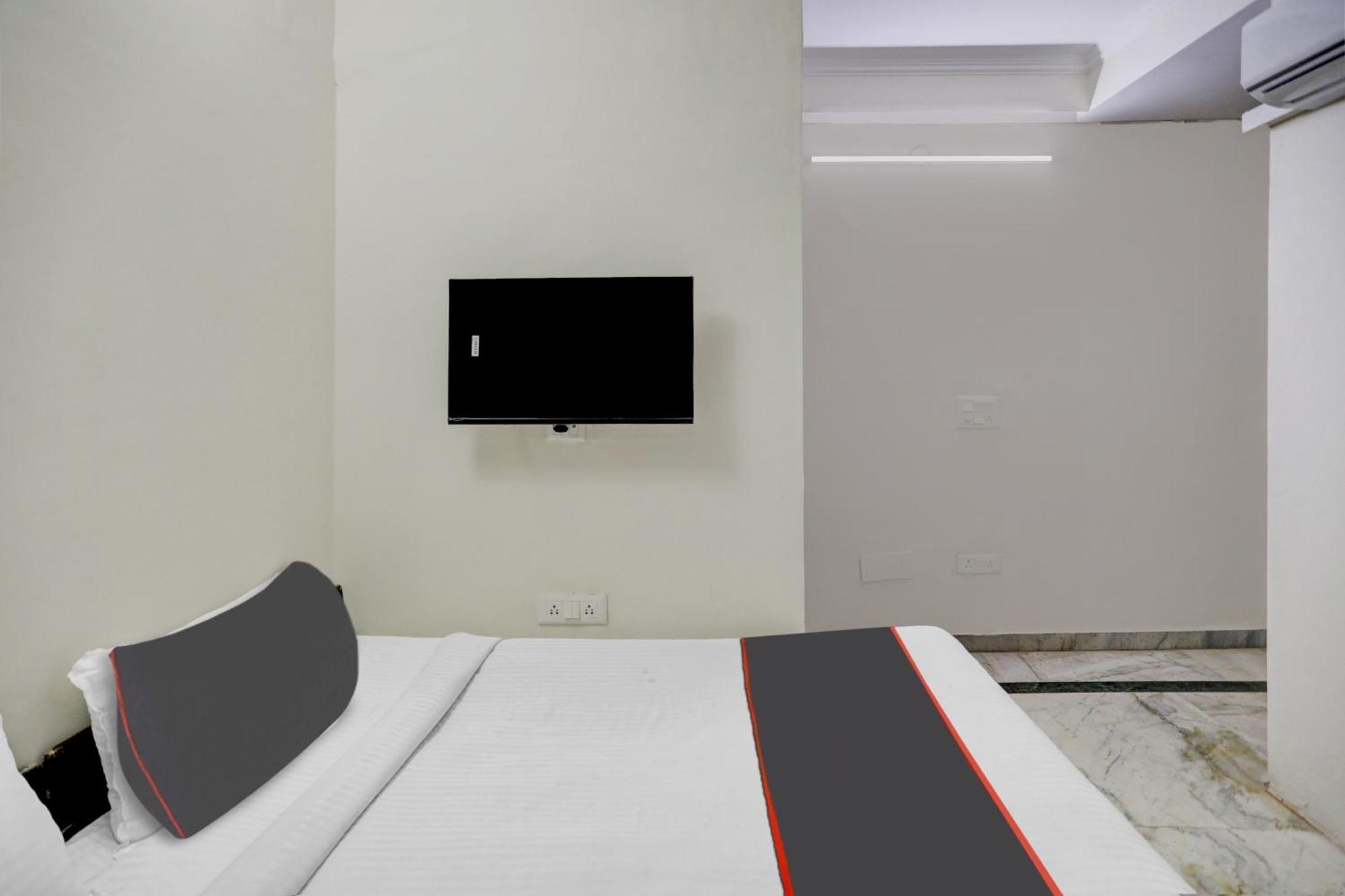 古尔冈 Capital O Uk House Residency酒店 外观 照片